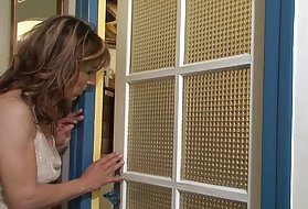 Великолепный любитель делает сладкую любовь к своему мужскому члену